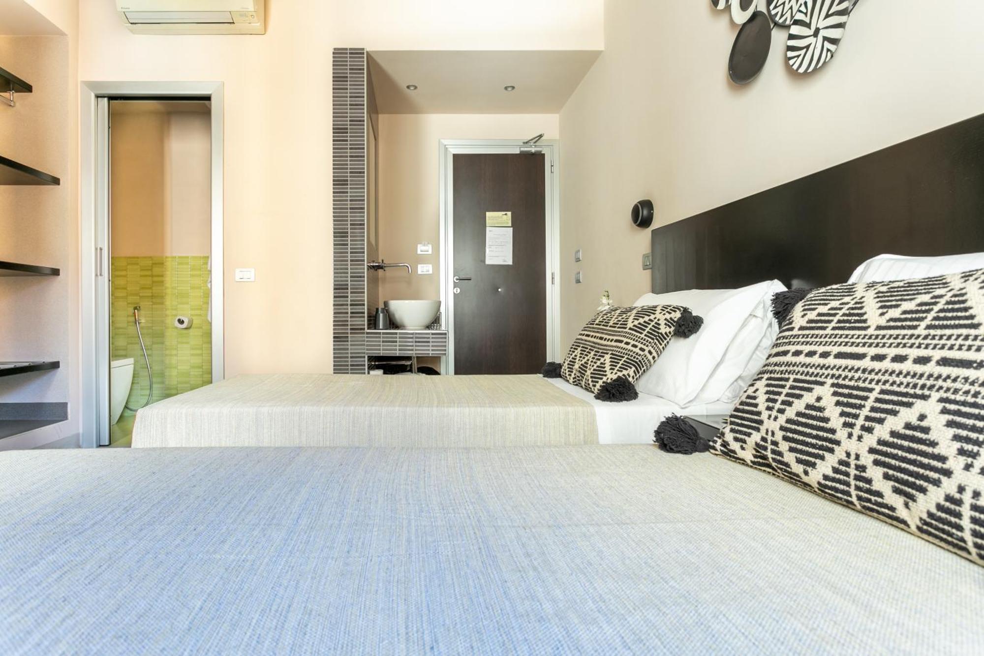 Moai Home Roma Rom bilde